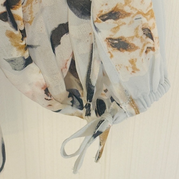 DYNAMITE White Floral Spring Summer Off the Shoulder Blouse Sz Large - Picture 6 of 8